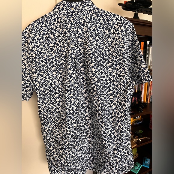 Tommy Hilfiger button up shirt - Picture 2 of 3